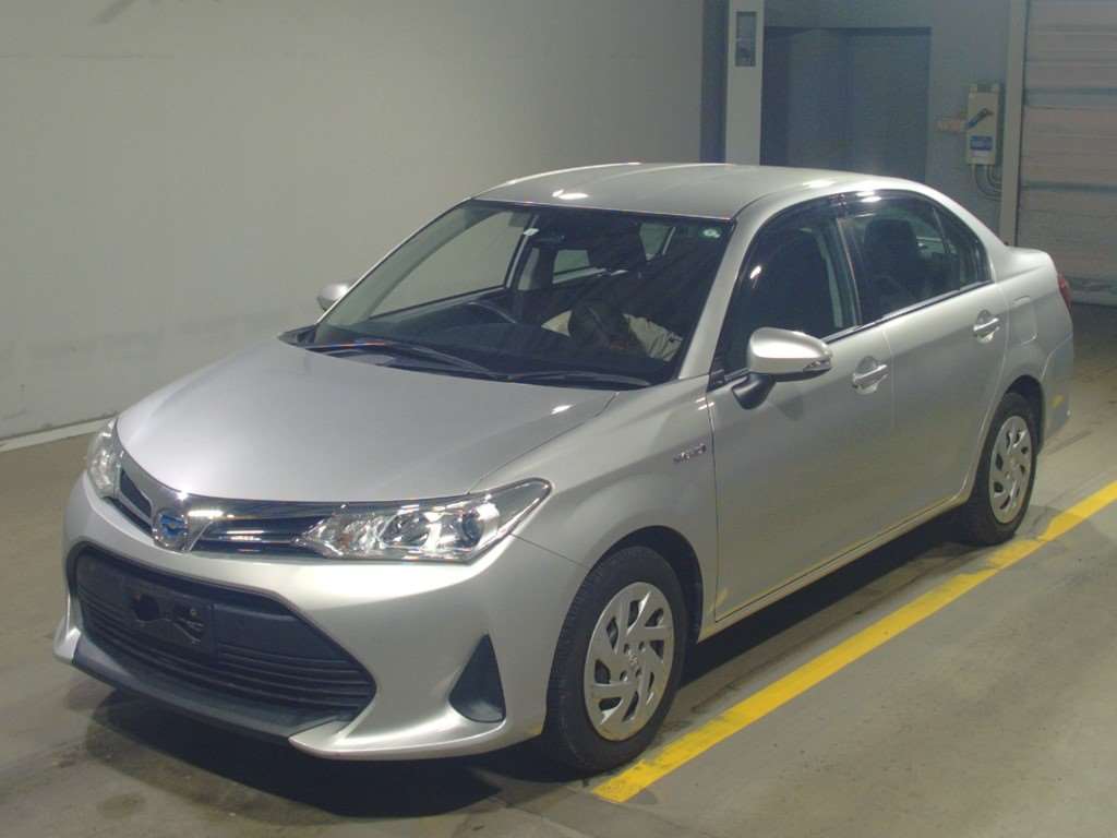 Toyota Axio Hybrid 2020
